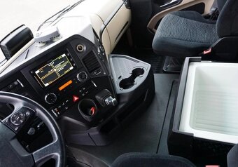 9583 - Mercedes-Benz ACTROS 2645 - 6x2 – Skříň - EURO 6 - 8