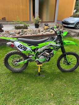 Kawasaki KXF 450 – výborný stav, připravená na sezónu - 8