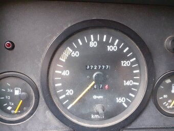 Mercedes BENZ 100D - 8