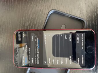 Apple iPhone 8 64GB Baterie 70% - 8