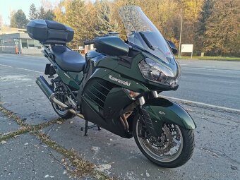 Kawasaki GTR 1400 krasna facelift - 8