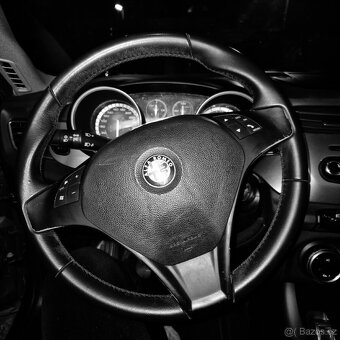 Alfa romeo Giulietta 1,6 JTDM,2010,klima,sada pneu - 8