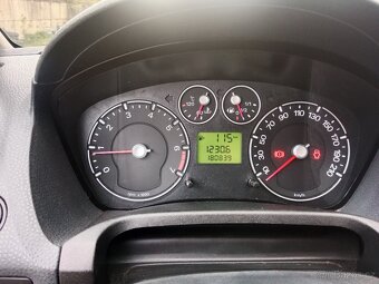 Ford Fiesta 1.4i 16V - 8