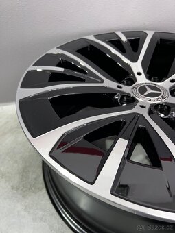R19 Terrain Mercedes E - 8
