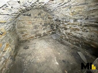 Prodej podílu 1/2 rodinného domu o velikosti 141 m², pozemek - 8