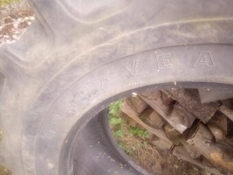 Pneu 16,9-30 2x / 12,5-18 2x - 8