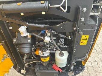 Pásový bagr JCB 16C-1 - 8