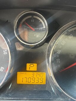 Antara 4x4 s taznym 1+1 na dily - 8