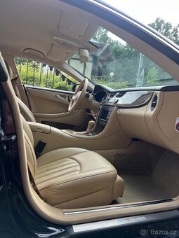 Mercedes-Benz CLS 550 (M273 7G-Tronic Speedshift), benzín - 8