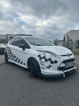 Ford fiesta MK7 - 8