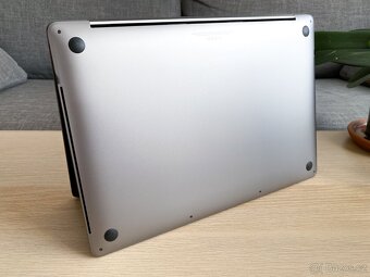 MacBook Pro 16" - 32GB RAM - 100% STAV NOVÉHO, ZÁRUKA - 8