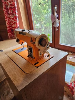 Šicí stroj Lucznik 438 - 8