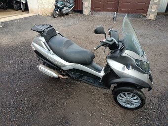 Piaggio mp3 250 LT CZ doklady v ceně +nový kufr šedá 2 - 8