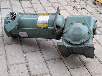 Elektromotor s převodovkou, 2 - 8
