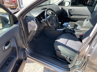 NISSAN QASHQAI 1,6 BENZÍN NAJETO POUZE 45000KM - 8