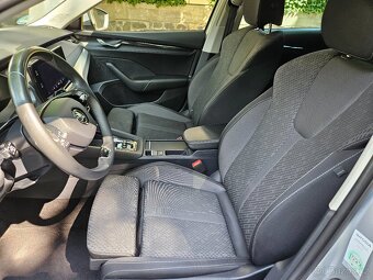 Škoda Octavia IV Combi 2,0 TDI DSG, 12/2021, nezáv. topení - 8
