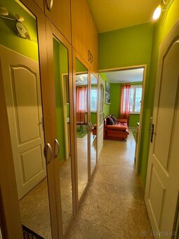 Pronájem garsoniery o rozloze 20 m² v klidné čtvrti K.Varů - 8