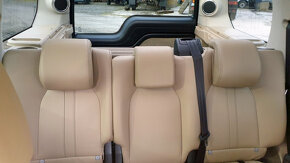 Land Rover Discovery 3.0 HSE SDV6 automat 183kW - 8