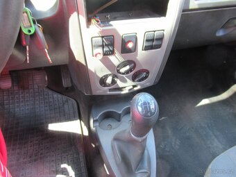 DACIA LOGAN 1,4i - 8