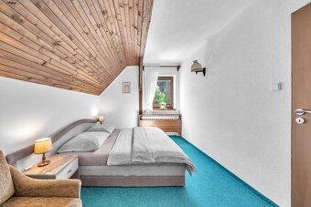 Penzion Rozárka s parkovištěm a rodinným domem s garáží, Dol - 8