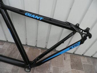 RÁM NA KOLO GIANT 26 - 8
