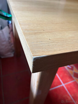 Dubový jídelní stůl (polomasiv) - 8