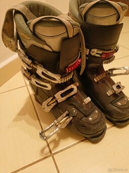lyže Atomic,+dětské lyž.helmy+lyž.kalhoty L+lyžáky23 a 26 - 8