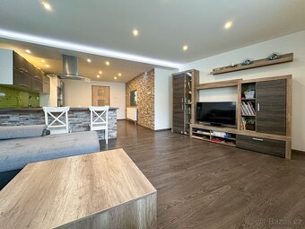 Prodej dvoupatrového domu Halenkovice - 8