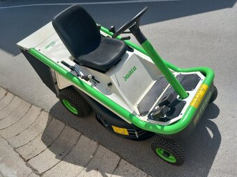 Prodám zahradní traktor Etesia Bahia 14Hp Hydro - 8