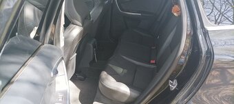 Volvo Xc60 D4 140kw FWD manuál - 8