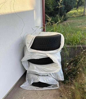 Pneu zimní Hankook winter 275/40 R22 - 8