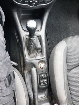 Peugeot 206 1.4 i 55kw r.v 2006 - 8