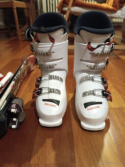 Prodám DĚTSKÝ set - Lyže + hůlky + boty - 8