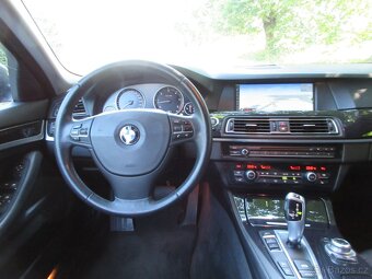 BMW 535d xDrive, Panorama, Navi, Kůže - 8