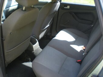 Ford Focus kombi 1,6 benzín - 8