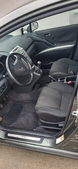 Toyota corolla verso - 8