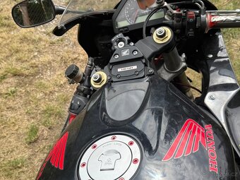 Honda cbr1000rr fireblade - 8