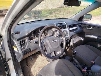 Kia SPORTAGE 4x42.0 benzín 104kw 2009 - náhradní díly z vozu - 8
