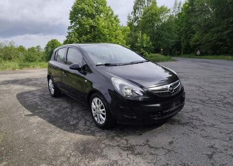 Opel Corsa 1.2 16v Klima, Malé Km benzín manuál 51 kw - 8