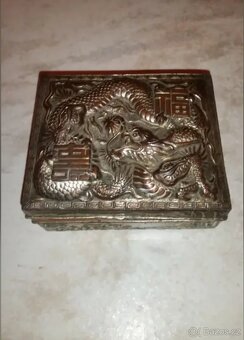 STAROŽITNOSTI Z PŮDY - 8