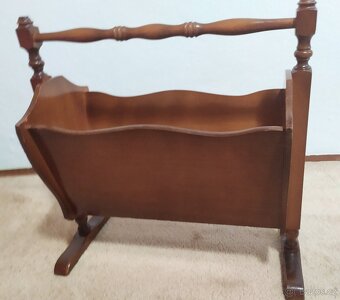 Nabízím sestavu, stolek, židle, světlo a stojánek, již retro - 8