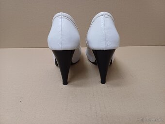 Bílé lodičky se skrytou platformou vel.36 - 8