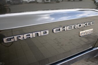Jeep Grand Cherokee 3.0L V6 TD 75th Anniversary - 8
