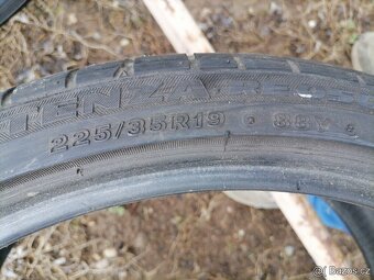 225/35/19 letni pneu HANKOOK a BRIDGESTONE 225 35 19 - 8