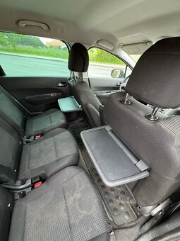 PEUGEOT 5008 1.6HDi 7 MÍST AUTOMAT - 8