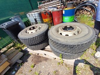 Pneu vč. disku 315/80 R22.5 - 8