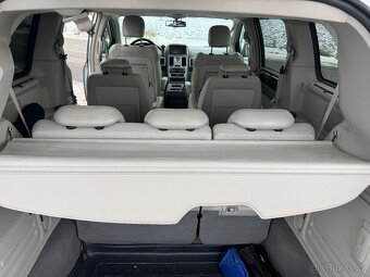 Chrysler Grand Voyager 2,8 CRDi RT DVD Limited 2011 - 8