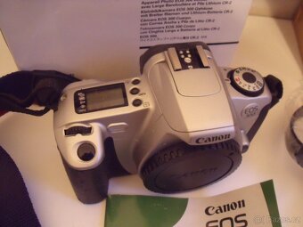 Canon EOS 300 (nový) + objektiv SIGMA - 8