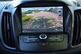 Ford Kuga 2.0 TDCI 132kW Titanium 4x4 TOP STAV - 8