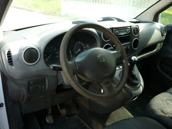 PEUGEOT PARTNER 1.6 I - 8